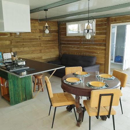 Casa Vale Ecotainer Hostel Lisbon Exterior photo