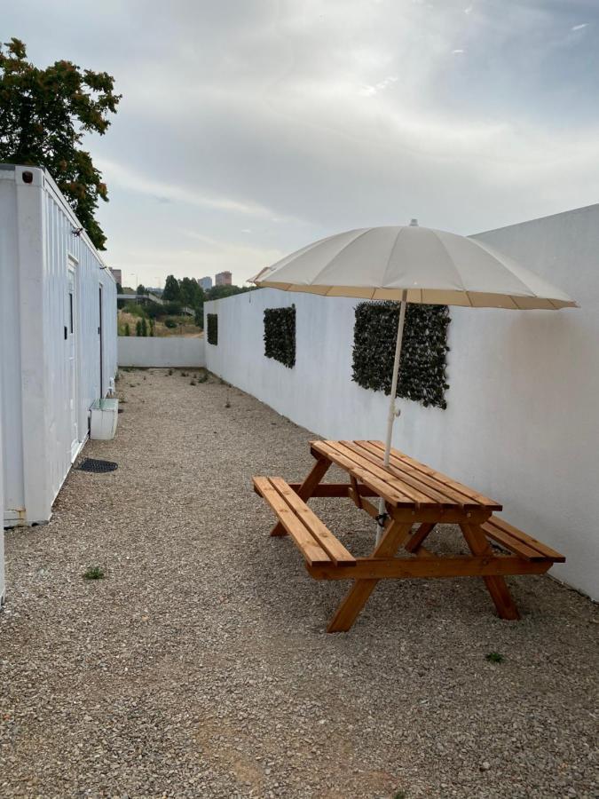 Casa Vale Ecotainer Hostel Lisbon Exterior photo