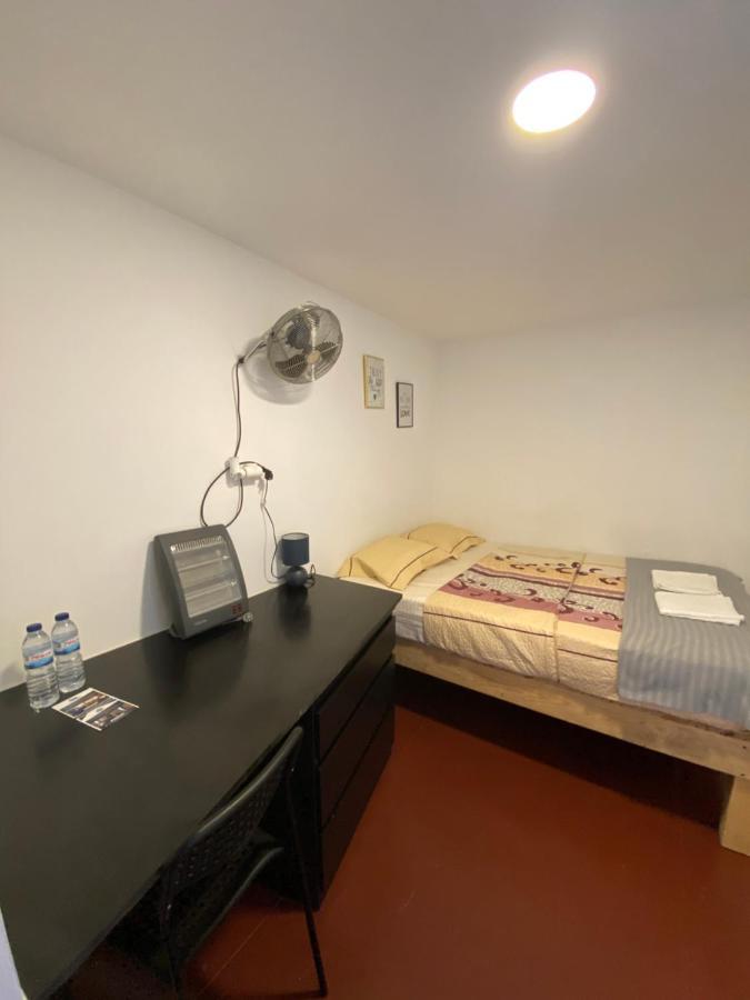 Casa Vale Ecotainer Hostel Lisbon Exterior photo