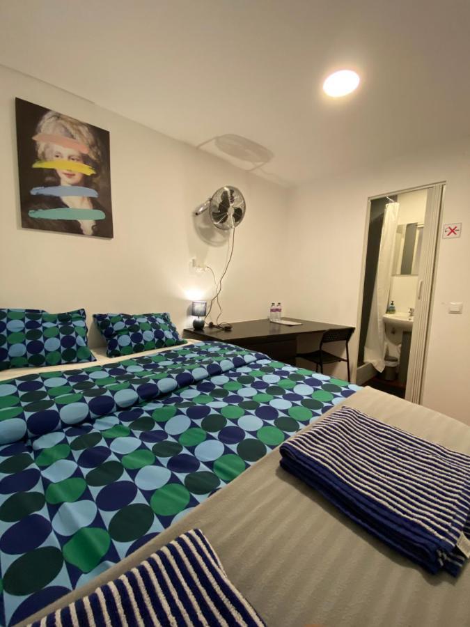 Casa Vale Ecotainer Hostel Lisbon Exterior photo