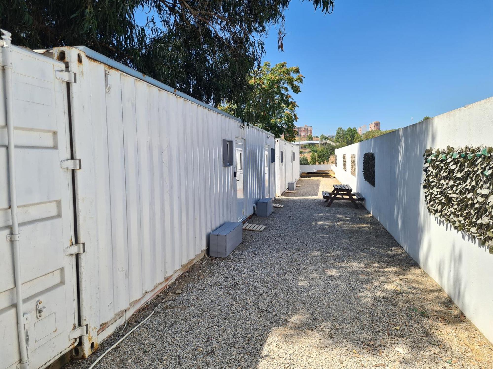 Casa Vale Ecotainer Hostel Lisbon Exterior photo