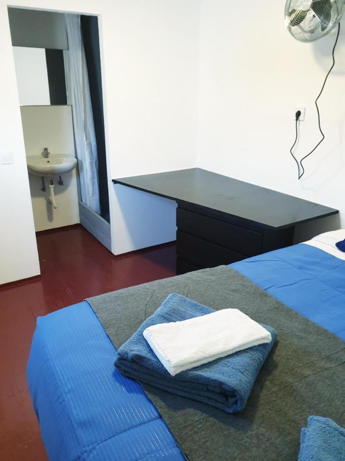 Casa Vale Ecotainer Hostel Lisbon Exterior photo