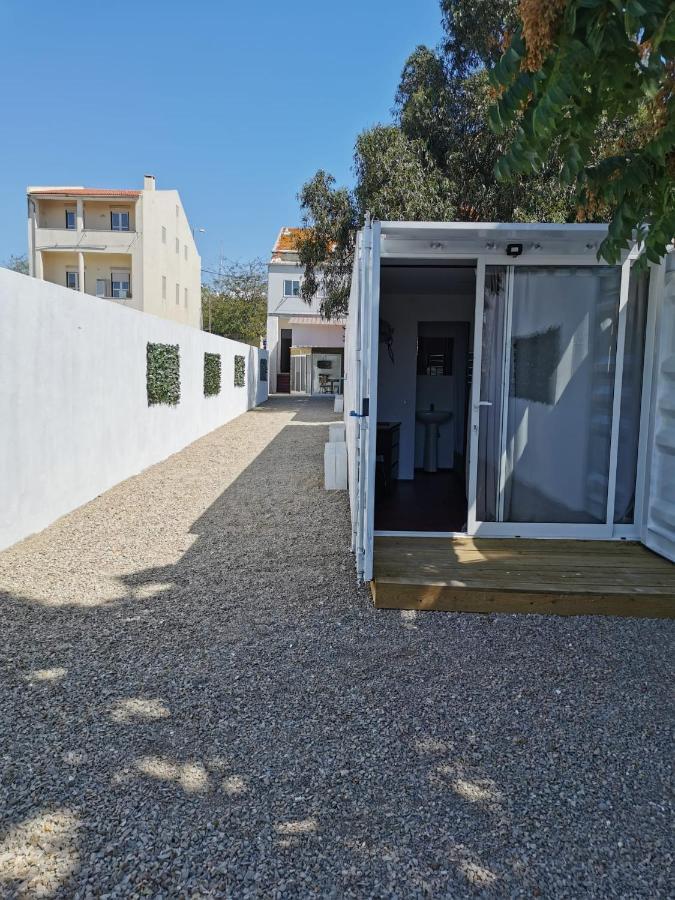 Casa Vale Ecotainer Hostel Lisbon Exterior photo