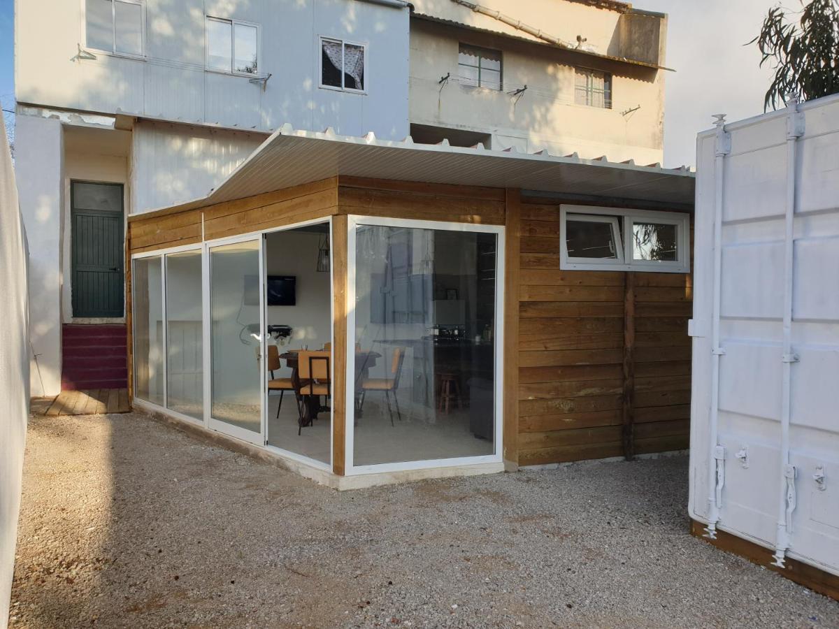 Casa Vale Ecotainer Hostel Lisbon Exterior photo