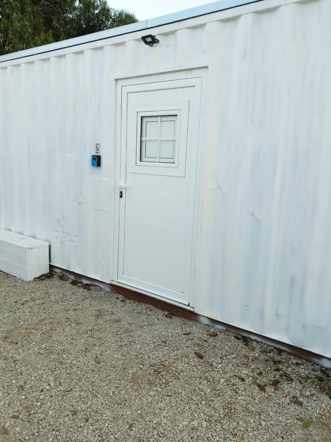 Casa Vale Ecotainer Hostel Lisbon Exterior photo